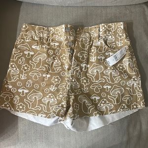Mushroom shorts